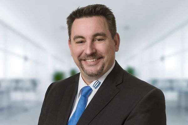 Holger Rüst, Consulting & Sales