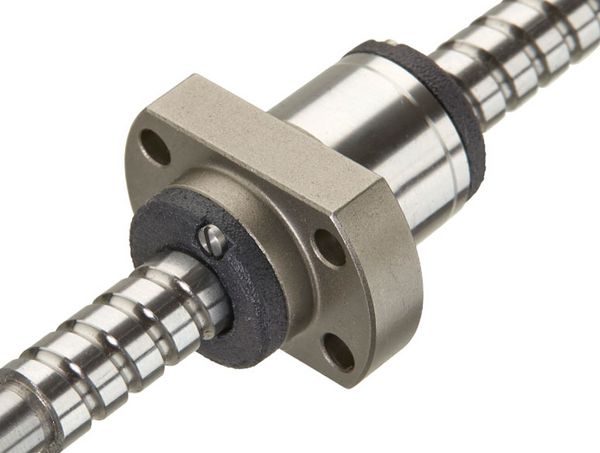 Flange single nut with 4-point contact with external ball return